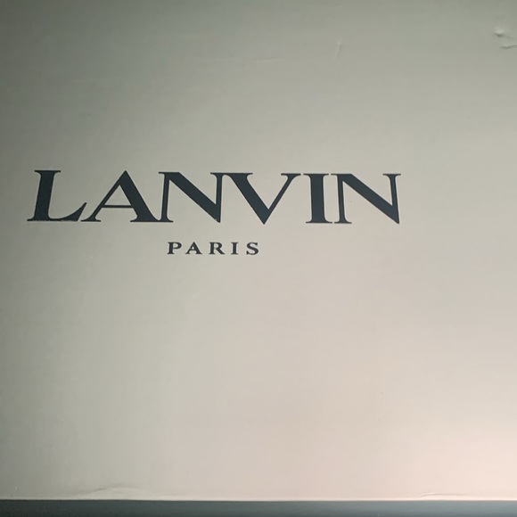 I am selling a designer shoe call lanvins their a 9.5 - Picture 4 of 4